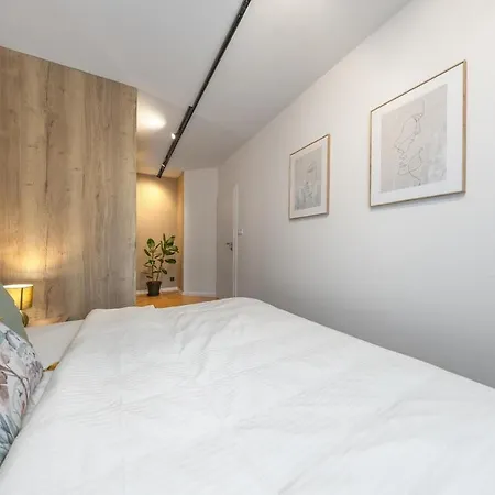 Modern Living, Design & Parking アパート ブラチスラヴァ