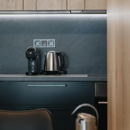 Apartment Modern Living, Design & Parking *