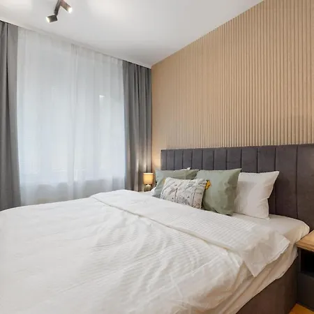 Modern Living, Design & Parking アパート *