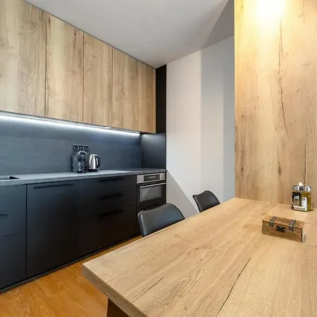 Modern Living, Design & Parking براتسيلافا